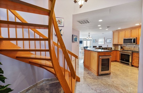 Point Pleasant Beach Condo | Stunning Beachfront 3/2 with beach access