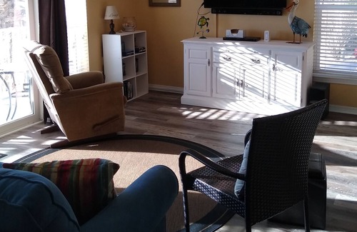 Navarre Beach Condo | Stunning balcony sunsets, Walk mins to 2 beaches - Lil' piece of Heaven!