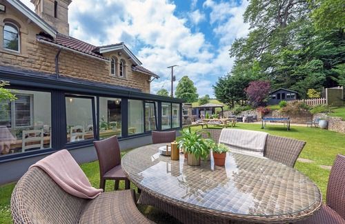 Bathford House | Stunning Bath Property, Perfect For Families, Parties, 3 Hot Tubs!