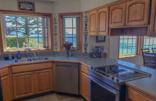 Netarts House | Stunning Bay and Ocean Views!