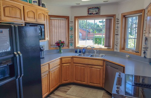 Netarts House | Stunning Bay and Ocean Views!