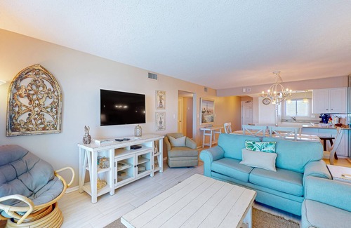 Biltmore Beach Condo | Stunning beachfront condo w/beach access, shared pool, & private balcony