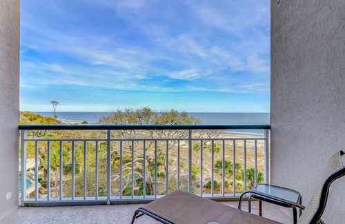 Palmetto Dunes Condo | Stunning beach condo with two ocean-view balconies, shared pool & hot tub