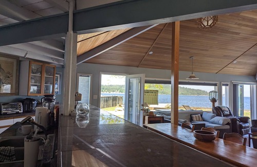 Bellingham House | Stunning beach house with pool and hot tub. Pet friendly! Great for families!