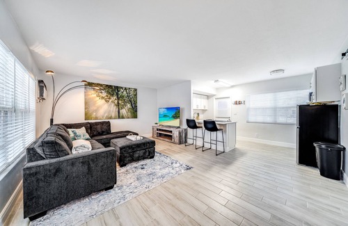 Coral Ridge Apartment | Stunning Beach Unit! Walk To Beach & Shops!