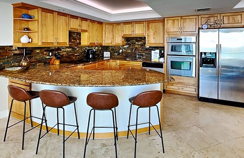 New Smyrna Beach Condo | Stunning Beachfront Condo - Ocean View Balcony, Pool + Beach Access