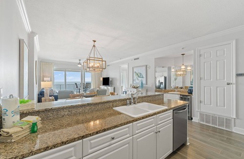 Orange Beach East Condo | Stunning Beach Views at Regency Isle 503!