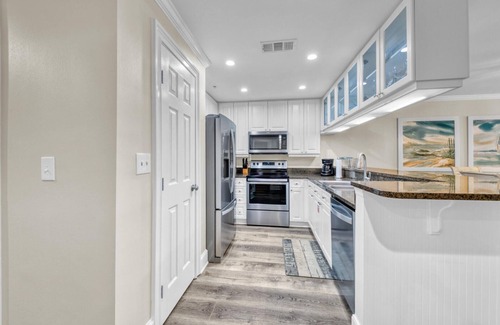 Crystal Beach Condo | Stunning Beachfront Condo w/Free Beach Service~ Crystal Dunes 405