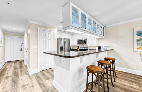 Crystal Beach Condo | Stunning Beachfront Condo w/Free Beach Service~ Crystal Dunes 405