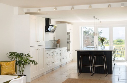 Crosby House | Stunning beachfront property - sea views every room & access to expansive beach