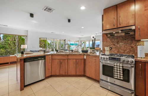 Desert Hot Springs House | Stunning Best Views, Designer Interiors, Private Heated Pool & Spa, Privacy