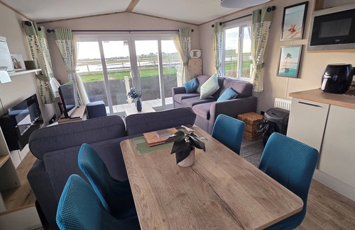 Whitstable Cabin | Stunning brand new 2024 Sunset Lodge, Whitstable