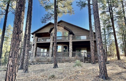 Torreon Cabin | Stunning cabin in Torreon with unbeatable views—your search ends here!