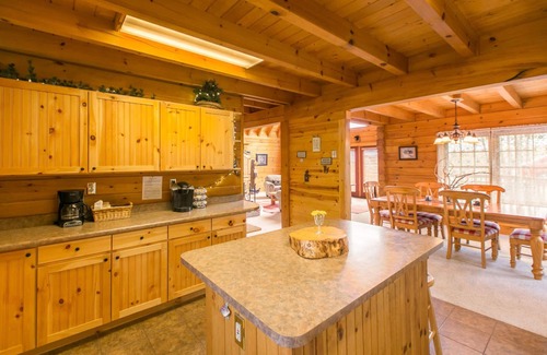 Warm Springs Cabin | STUNNING Cabin with Breathtaking Views and Plenty of Room for the Whole Family