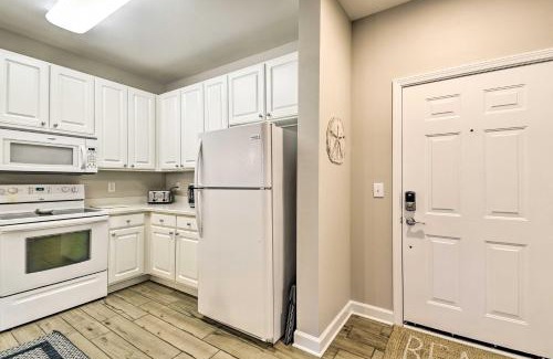 Calabash Apartment | Stunning Calabash Condo with Screened Porch!