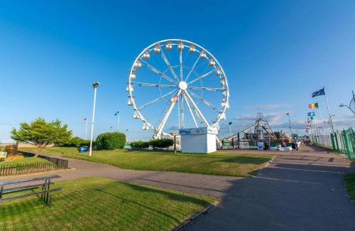 Great Yarmouth Boat Rental | Stunning Caravan With Large Decking At California Cliffs In Norfolk Ref 50001Oc