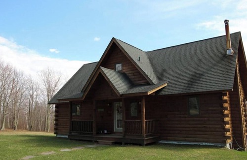 Fleischmanns Ski Chalet | Stunning Catskills Cabin Getaway, facing BelleAyre