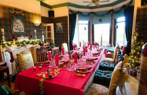 Leven Villa | Stunning Central Villa by Golf Course & Beach