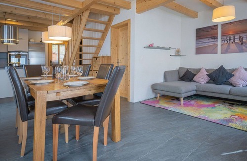Chamoson House | Stunning private villa for 6 people with WIFI, TV, terrace, pets allowed and parking