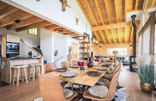 Chamoson House | Stunning private villa with WIFI, TV, terrace, pets allowed, panoramic view and parking