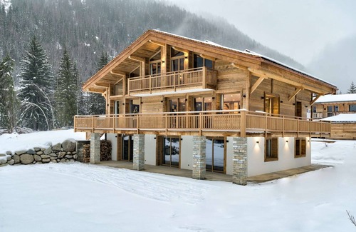 Chamonix-Mont-Blanc Ski Chalet | Stunning Chamonix Chalet with indoor pool