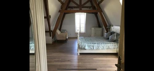 Leguillac-de-l'Auche Villa | Stunning Chateau on the river bank in Saint Astier