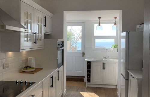 Ventnor House | Stunning Coastal Home with Generous Ferry Discount
