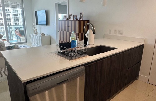 Edgewater Condo | Stunning Condo in Edgewater Miami - 42nd Floor