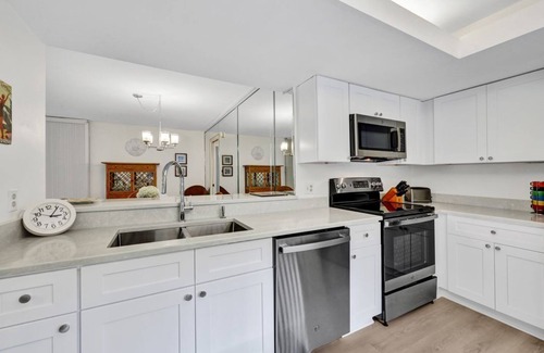 Bonita Bay Condo | Stunning Condo, Private Beach Access, 2 Bed 2 Full Bath - Bonita Bay & Kayaking