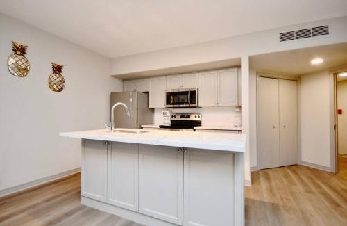 Oro-Medonte Apartment | Stunning Condo with Access to Pool