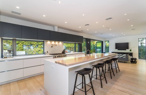 Sunset Park House | Stunning Contemporary Santa Monica Home - 4Br + 5Ba + Private Office