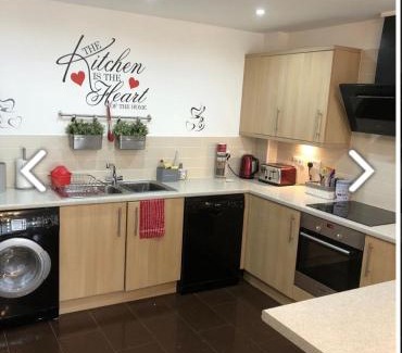 Heckmondwike Apartment | Stunning, contemporary Home from Home