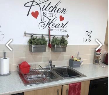 Heckmondwike Apartment | Stunning, contemporary Home from Home
