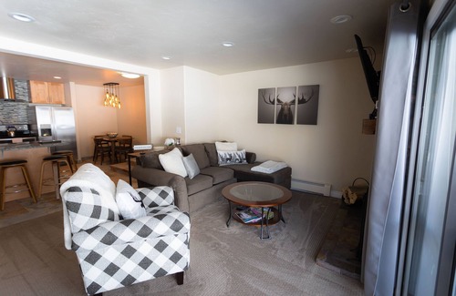 Vail Condo | Stunning, Conveniently Located 2-BR Condo Close To Legendary Vail, CO Ski Slopes