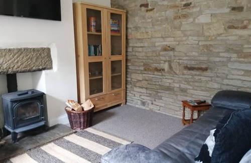 Haworth House | Stunning cosy cottage! Close to Haworth and amenities