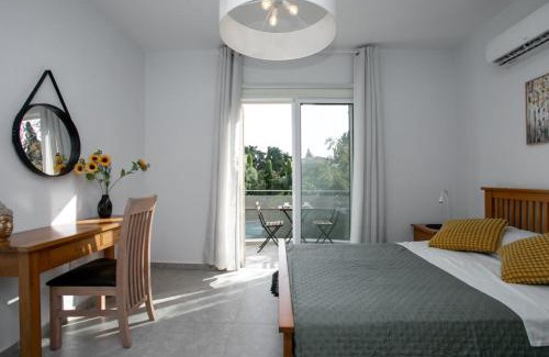 Universal Apartment | Stunning & Cosy, Direct Pool Access, 2BR, with Private Patio! Serenity Townhouse