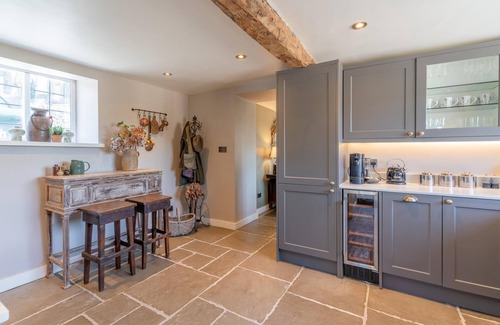 Snowshill Village House | Stunning Cotswold Cottage in Snowshill, Broughwood