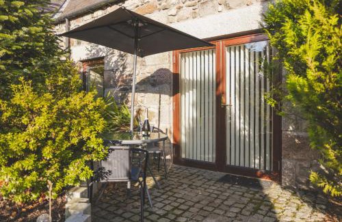 Inverurie Apartment | Stunning Country House - Cinema, Games Room & Hot Tub