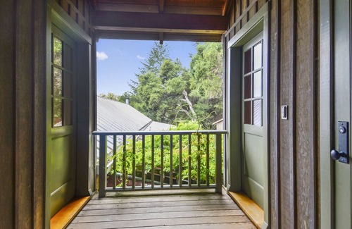 Hacienda House | Stunning Country Retreat, Pool, Hottub, Views, 92 Acres