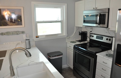 Navarre Beach House | Stunning Cozy Navarre Beach Town House Newly Renovated in a Great Location