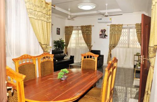 Kumasi Apartment | Stunning Cozy Oasis