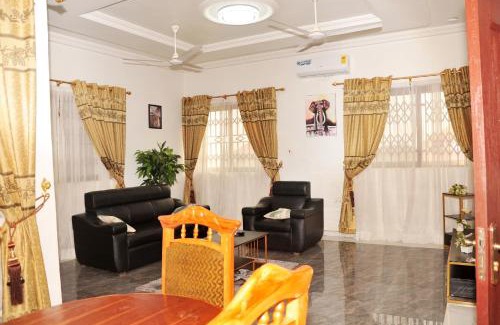 Kumasi Apartment | Stunning Cozy Oasis