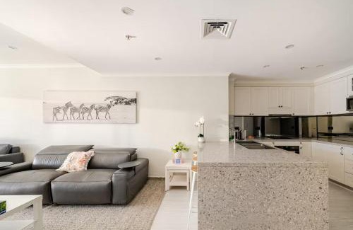 Darling Harbour Apartment | Stunning Darling Harbour View Apartment & Parking