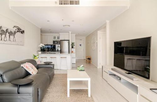 Darling Harbour Apartment | Stunning Darling Harbour View Apartment & Parking