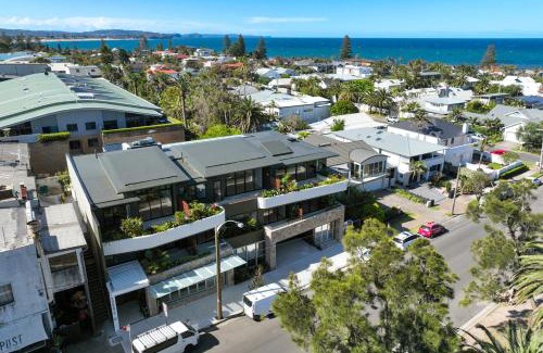 Collaroy Apartment | Stunning designer 3 Bed 2 bath opp Long Reef Golf Course