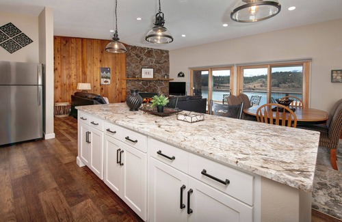 Corinthian Hills Condo | Stunning Direct Lake Dillon Views from this Top Floor Condo