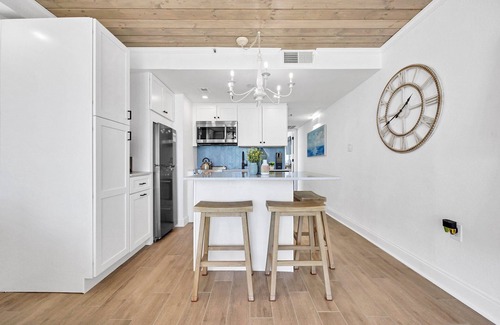 Myrtle Beach Apartment | Stunning Direct Ocean Front by Convention Center