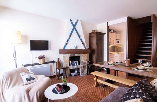 Pla d'Adet Apartment | Stunning Duplex Near Ski Lifts, School & Cable Car