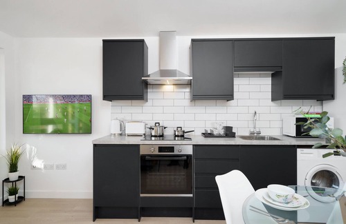 Tower Hamlets Apartment | Stunning Duplex near Canary Wharf & O2 & City Views