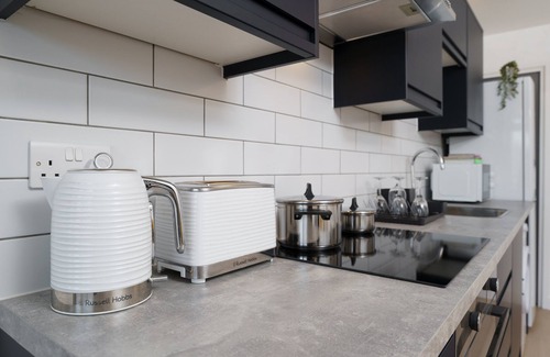 Tower Hamlets Apartment | Stunning Duplex near Canary Wharf & O2 & City Views